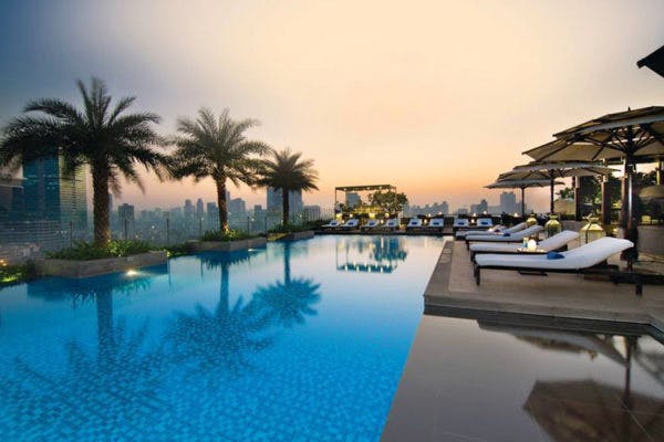 hotels with infinity pool