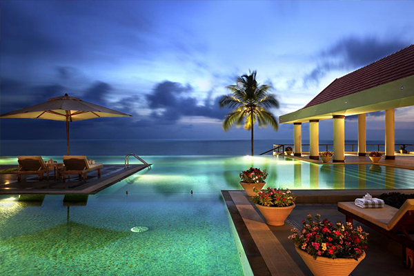 hotels with infinity pool